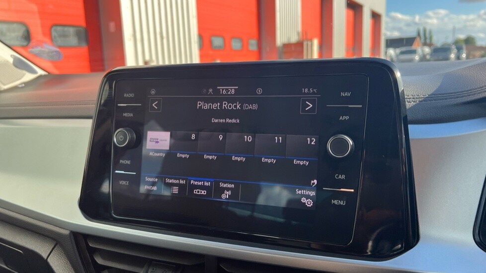 Used Volkswagen T-Roc 2023 for sale - 76788108: Photo 25