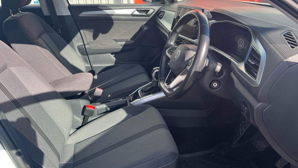 Used Volkswagen T-Roc 2023 for sale - 76788108: Photo 26