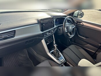 Used Volkswagen T-Roc 2023 for sale - 76788108: Photo