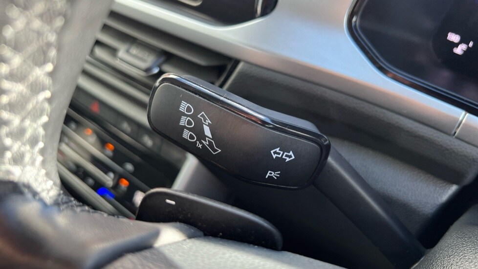 Used Volkswagen T-Roc 2023 for sale - 76788108: Photo 33