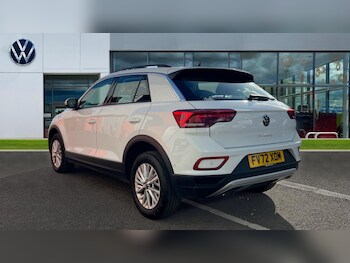 Used Volkswagen T-Roc 2023 for sale - 76788108: Photo