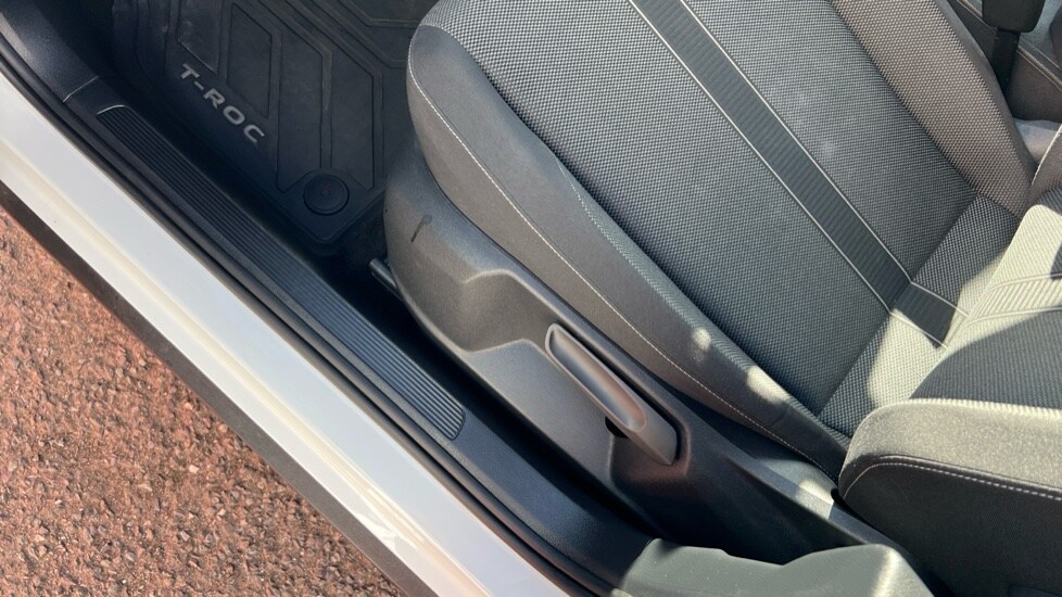 Used Volkswagen T-Roc 2023 for sale - 76788108: Photo 40