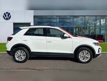 Used Volkswagen T-Roc 2023 for sale - 76788108: Photo