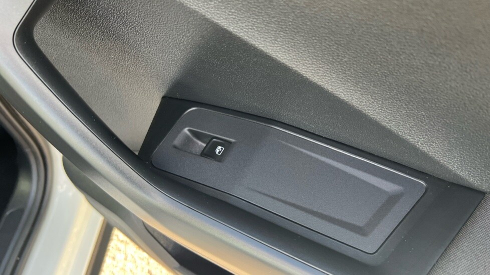 Used Volkswagen T-Roc 2023 for sale - 76788108: Photo 50