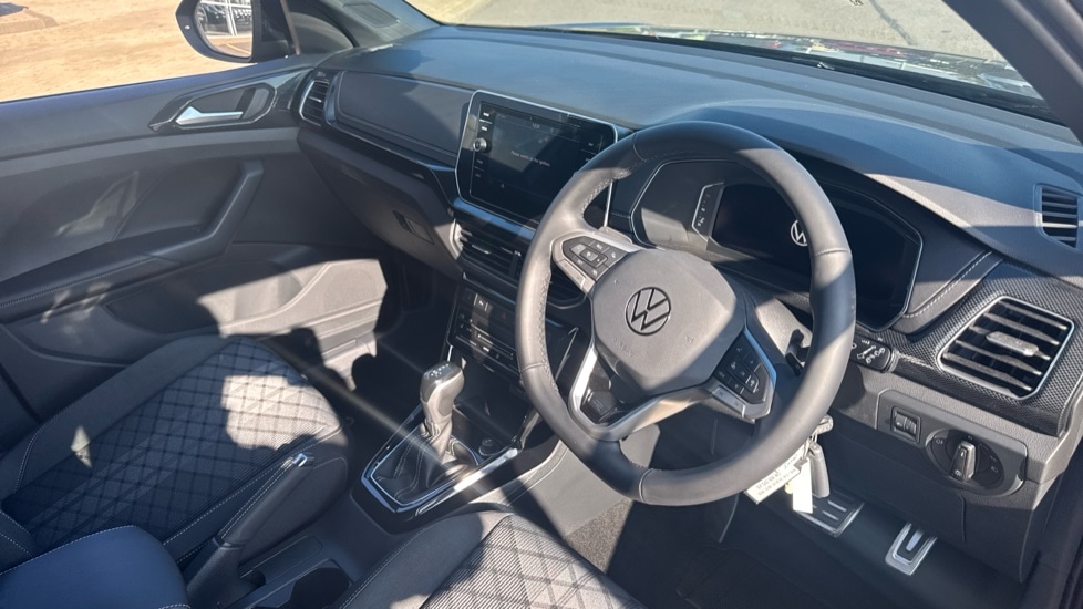 Used Volkswagen T-Cross 2025 for sale - 77036036: Photo 6