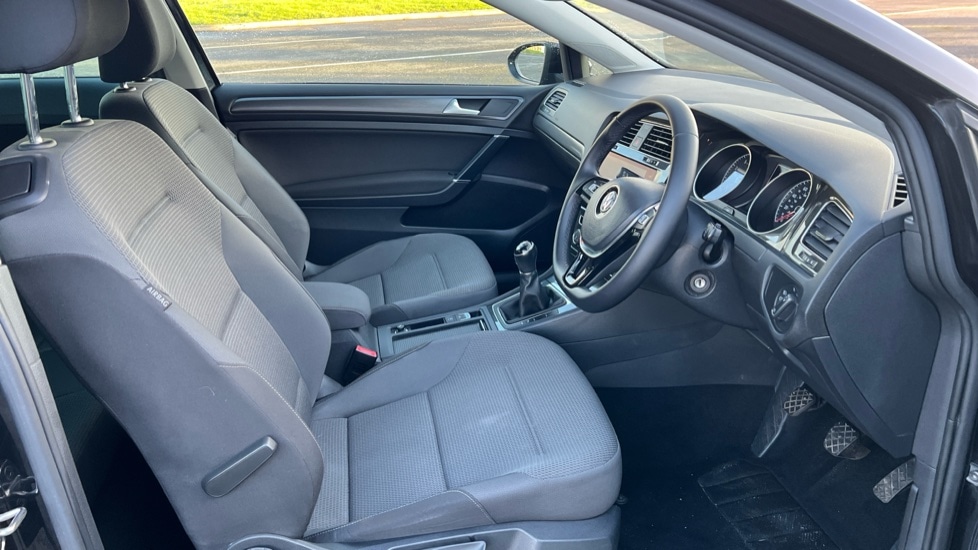 Used Volkswagen Golf 2019 for sale - 76796557: Photo 26