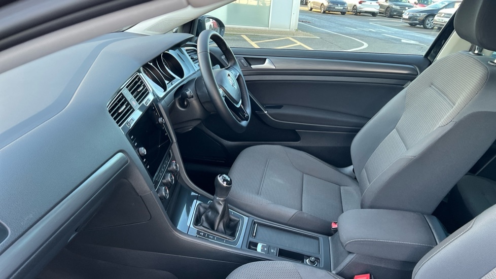 Used Volkswagen Golf 2019 for sale - 76796557: Photo 28