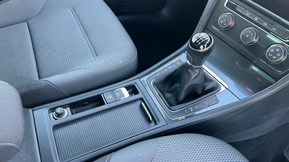 Used Volkswagen Golf 2019 for sale - 76796557: Photo 35