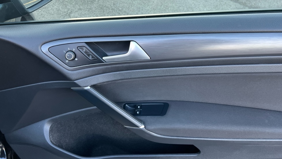 Used Volkswagen Golf 2019 for sale - 76796557: Photo 37