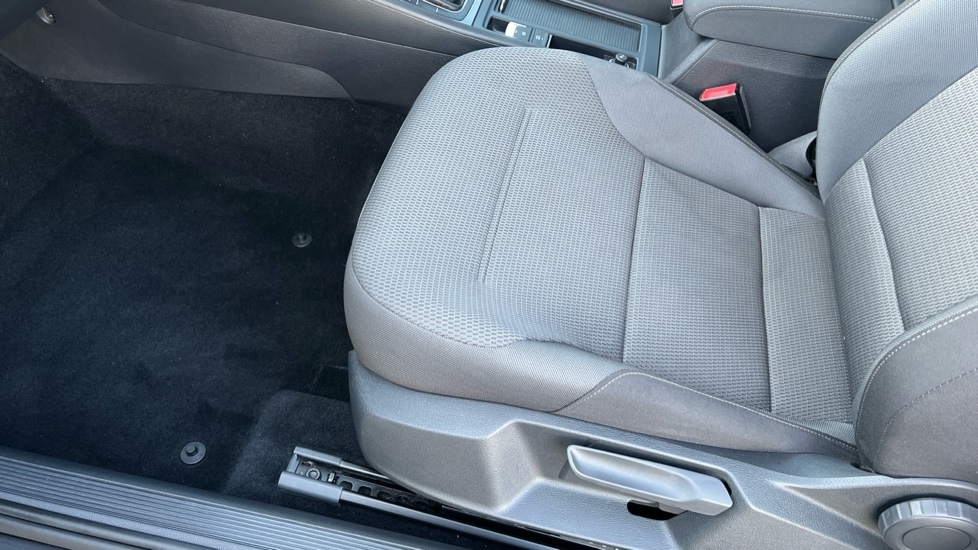 Used Volkswagen Golf 2019 for sale - 76796557: Photo 39