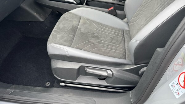 Used Volkswagen ID.5 2024 for sale - 75652944: Photo 35