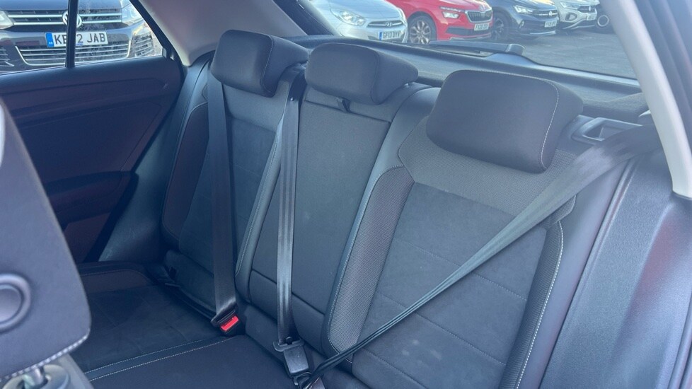 Used Volkswagen T-Roc 2024 for sale - 76244430: Photo 15