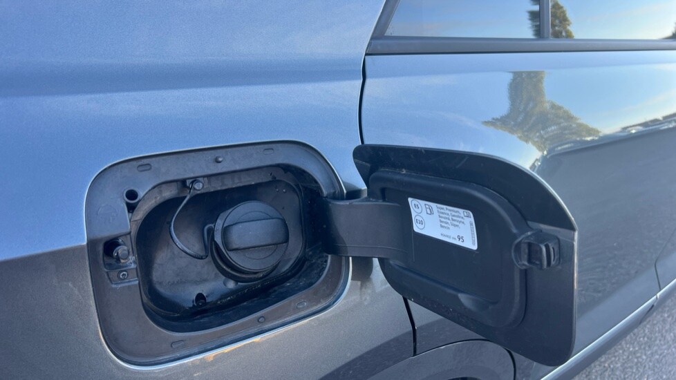 Used Volkswagen T-Roc 2024 for sale - 76244430: Photo 29