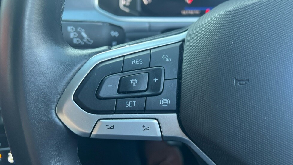 Used Volkswagen T-Roc 2024 for sale - 76244430: Photo 31