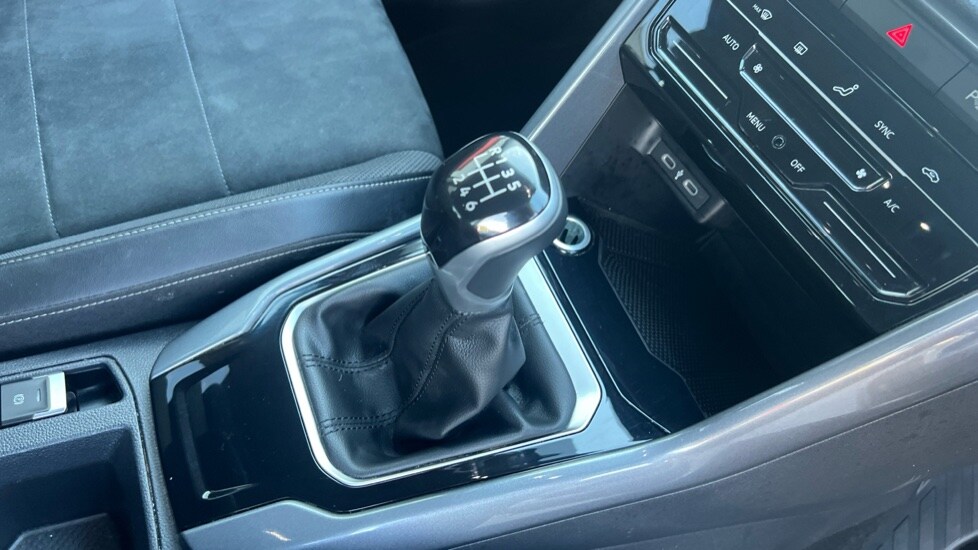 Used Volkswagen T-Roc 2024 for sale - 76244430: Photo 36