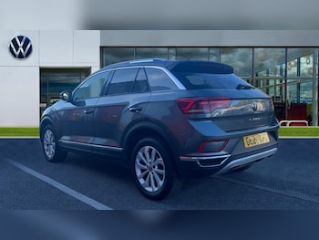 Used Volkswagen T-Roc 2024 for sale - 76244430: Photo