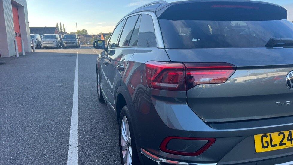 Used Volkswagen T-Roc 2024 for sale - 76244430: Photo 45