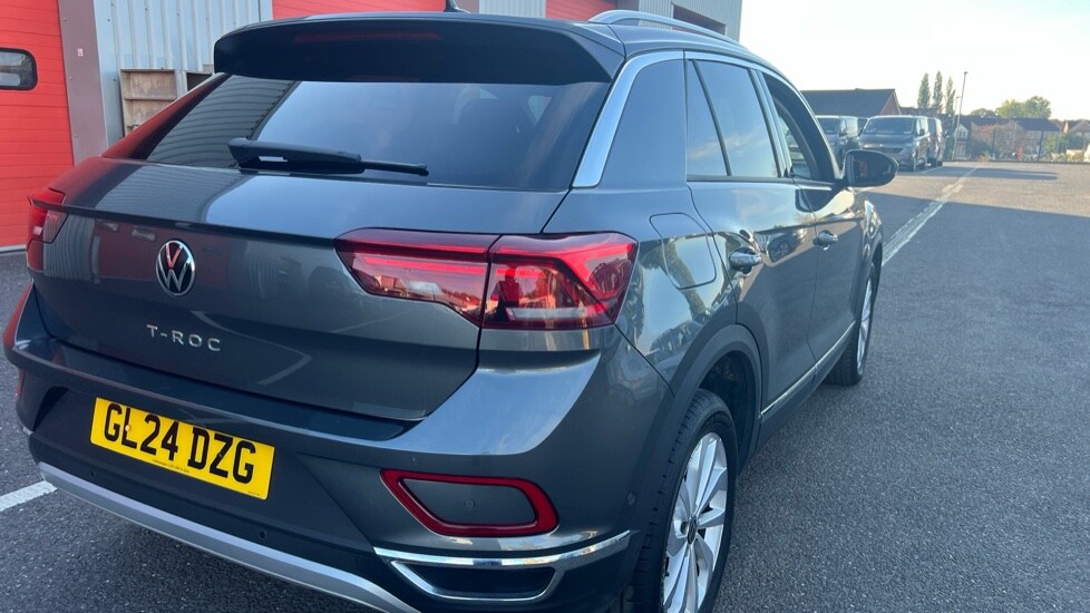 Used Volkswagen T-Roc 2024 for sale - 76244430: Photo 46