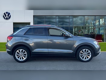Used Volkswagen T-Roc 2024 for sale - 76244430: Photo