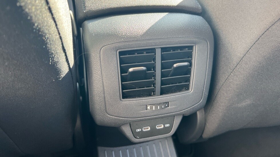 Used Volkswagen T-Roc 2023 for sale - 76459027: Photo 34