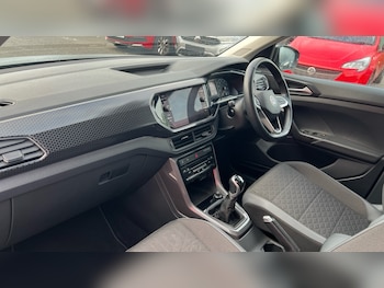 Used Volkswagen T-Cross 2022 for sale - 76079374: Photo 2