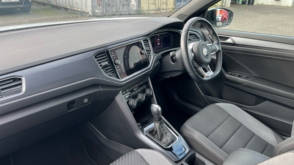 Used Volkswagen T-Roc 2021 for sale - 76328363: Photo 2