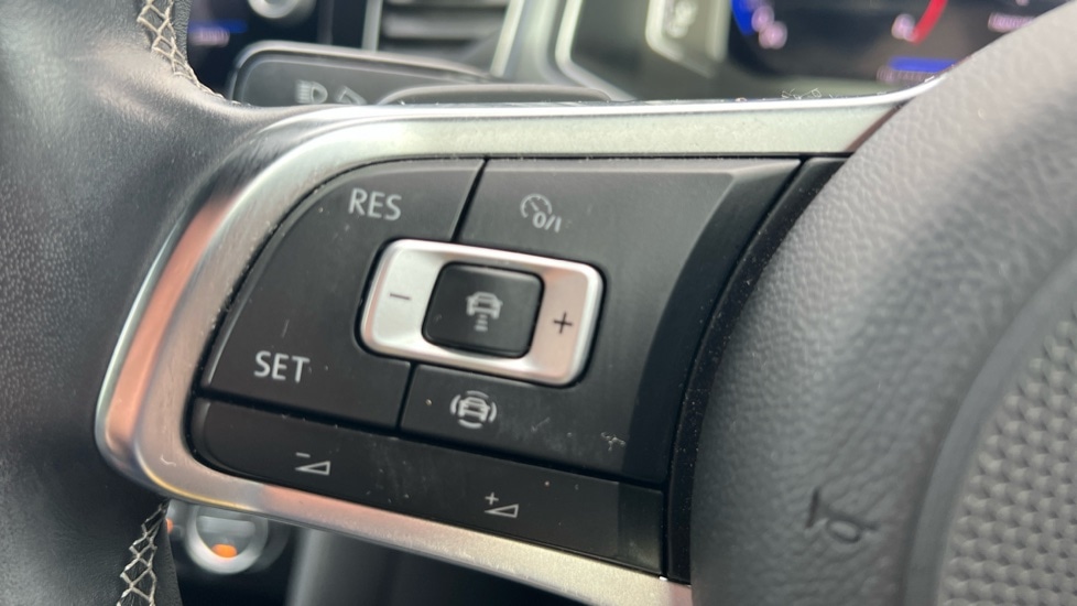 Used Volkswagen T-Roc 2021 for sale - 76328363: Photo 31