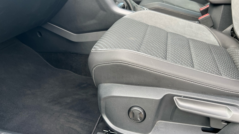 Used Volkswagen T-Roc 2021 for sale - 76328363: Photo 39