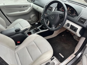 Used Mercedes-Benz A-Class 2011 for sale - 77427732: Photo