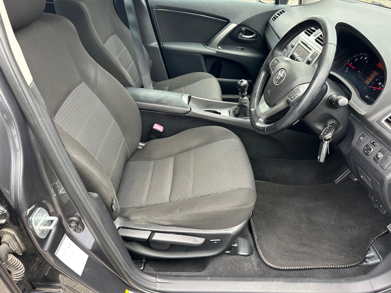 Used Toyota Avensis 2012 for sale - 77839742: Photo 24