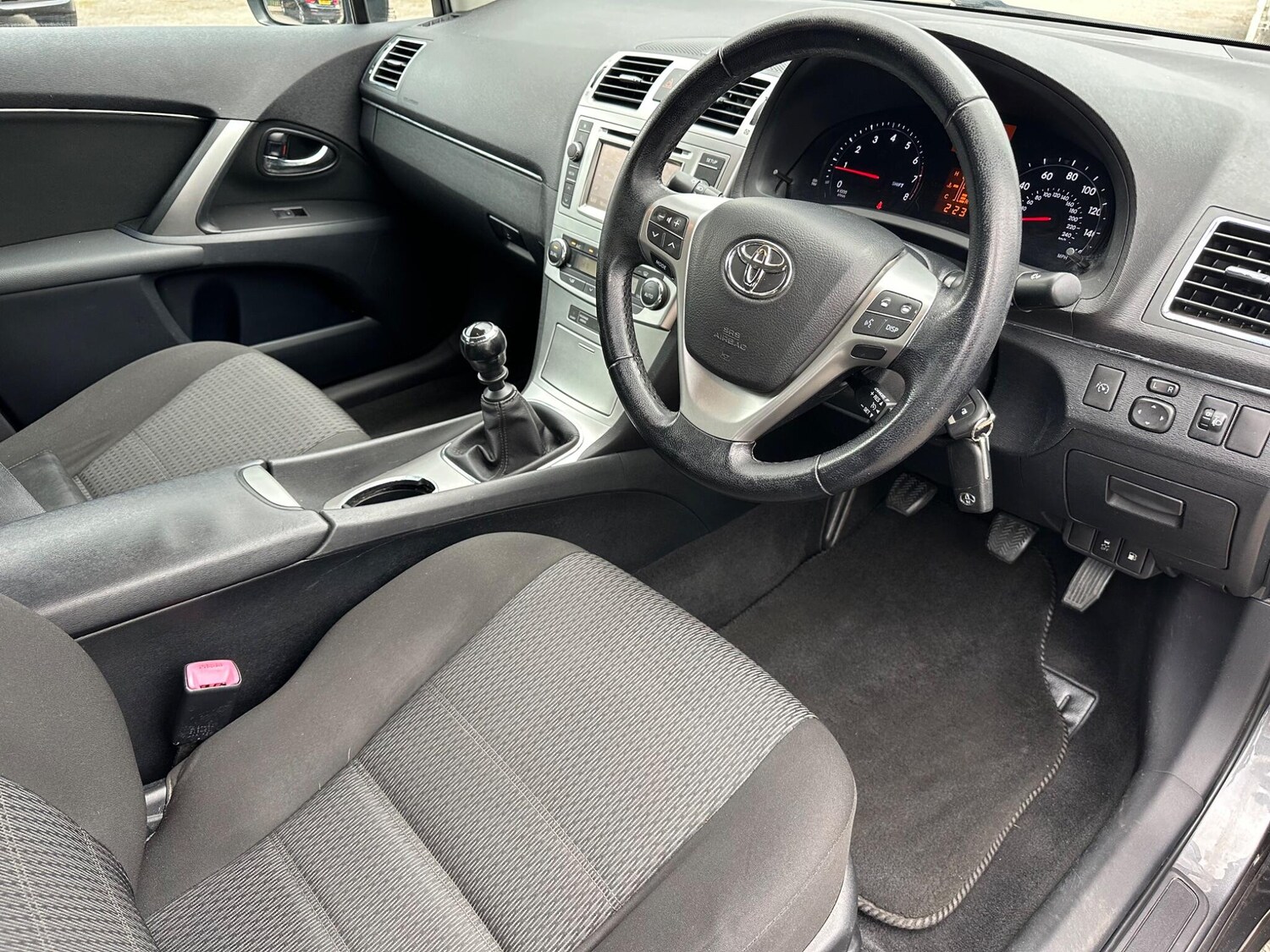 Used Toyota Avensis 2012 for sale - 77839742: Photo 25