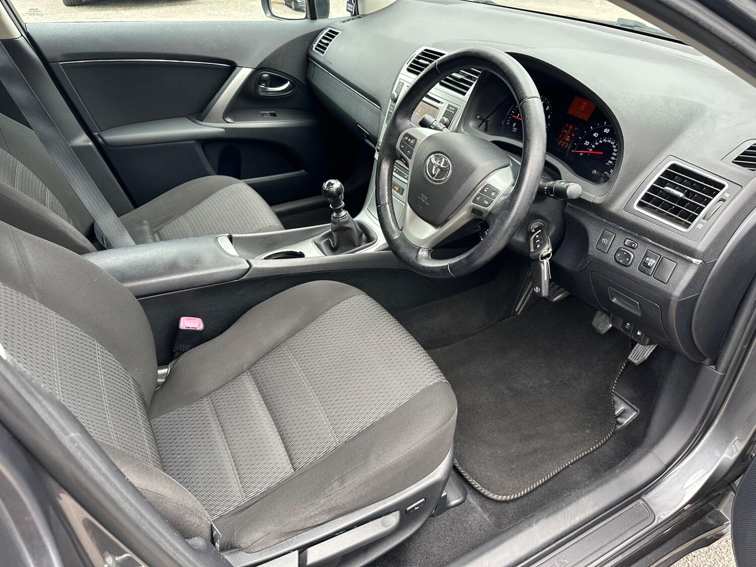 Used Toyota Avensis 2012 for sale - 77839742: Photo 26