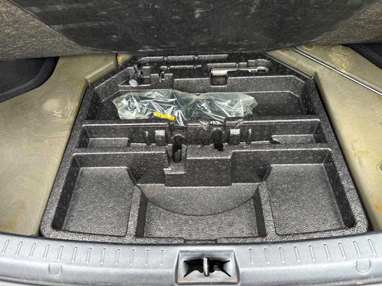 Used Toyota Avensis 2012 for sale - 77839742: Photo 36