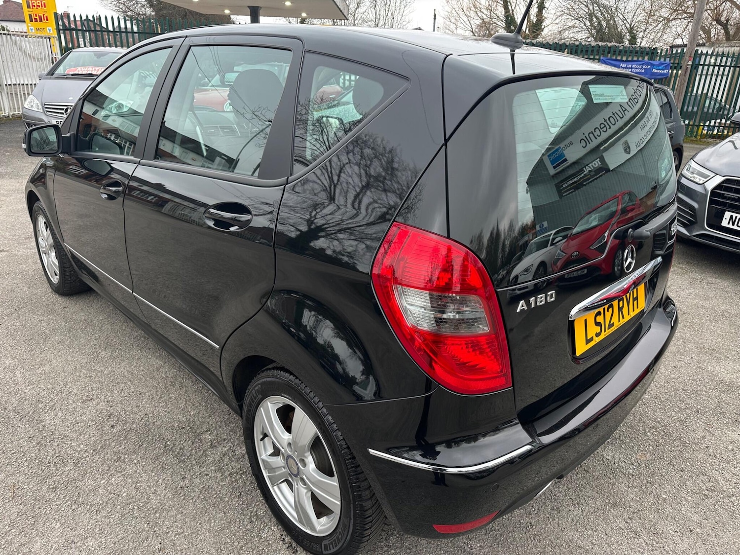 Used Mercedes-Benz A-Class 2012 for sale - 77424578: Photo 5