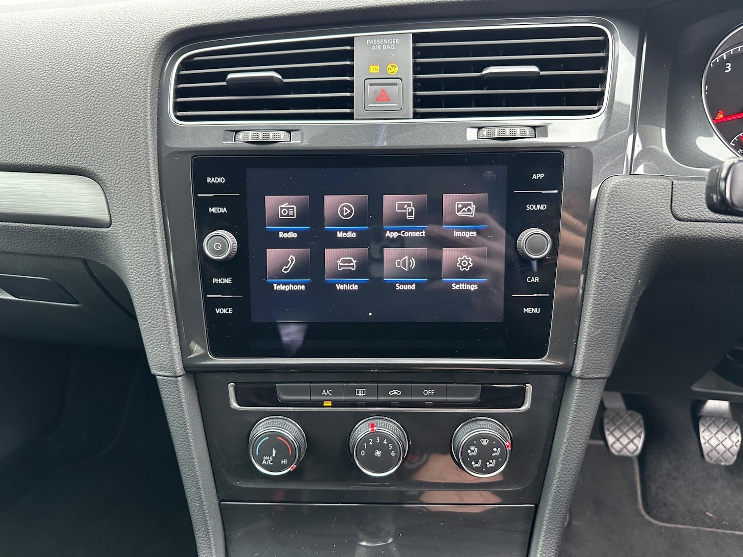 Used Volkswagen Golf 2017 for sale - 77427734: Photo 33