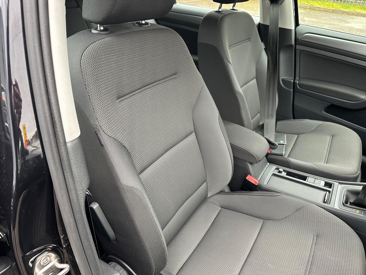 Used Volkswagen Golf 2017 for sale - 77427734: Photo 38