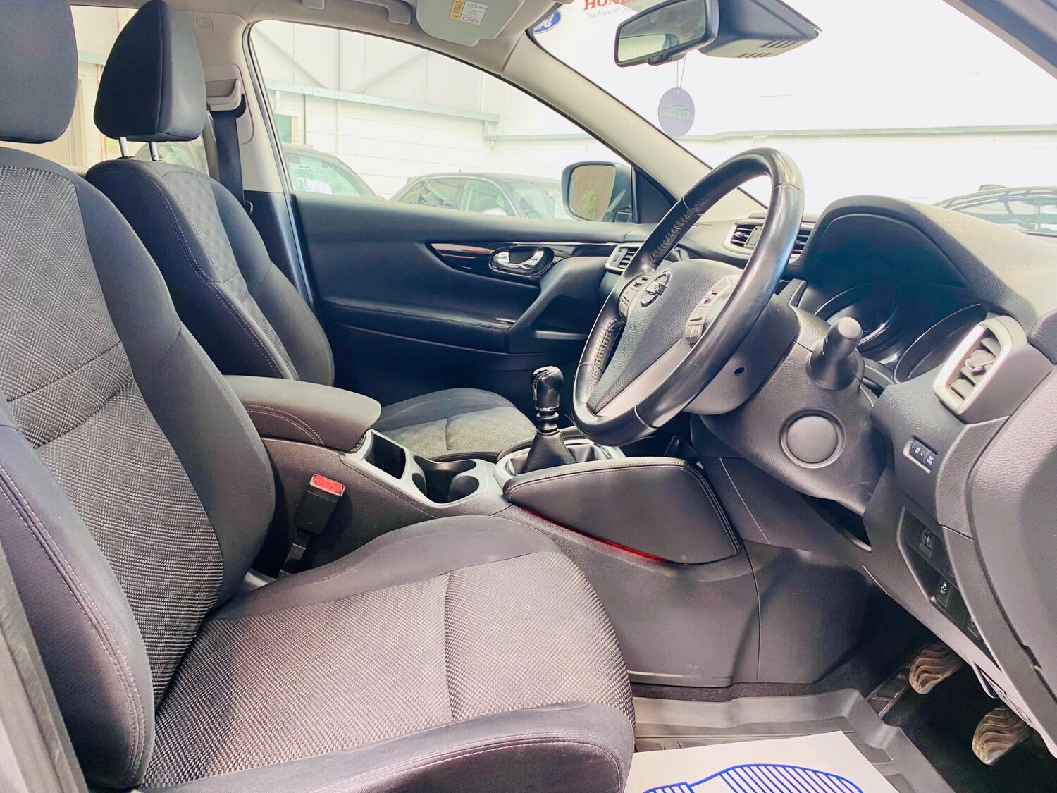 Used Nissan Qashqai 2015 for sale - 76042897: Photo 30