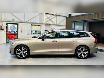 Used Volvo V60 2019 for sale - 79062744: Photo