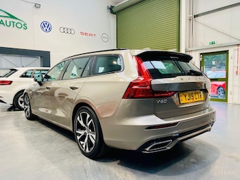 Used Volvo V60 2019 for sale - 79062744: Photo