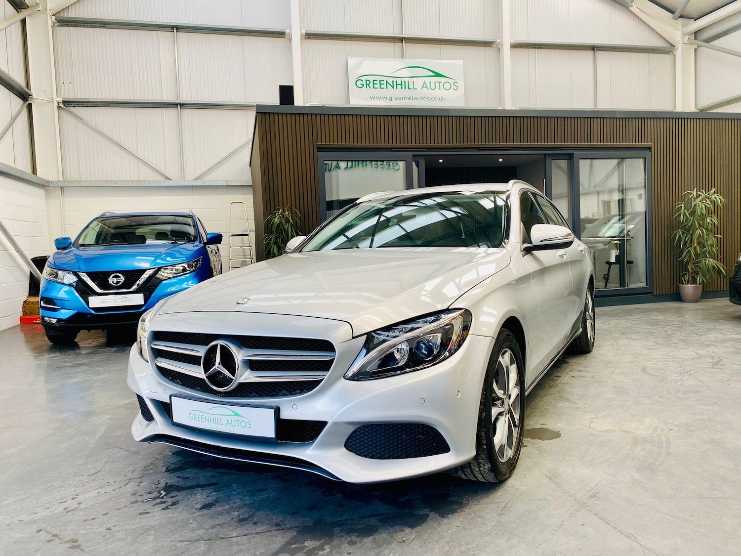 Used Mercedes-Benz C Class 2015 for sale - 77970439: Photo 1