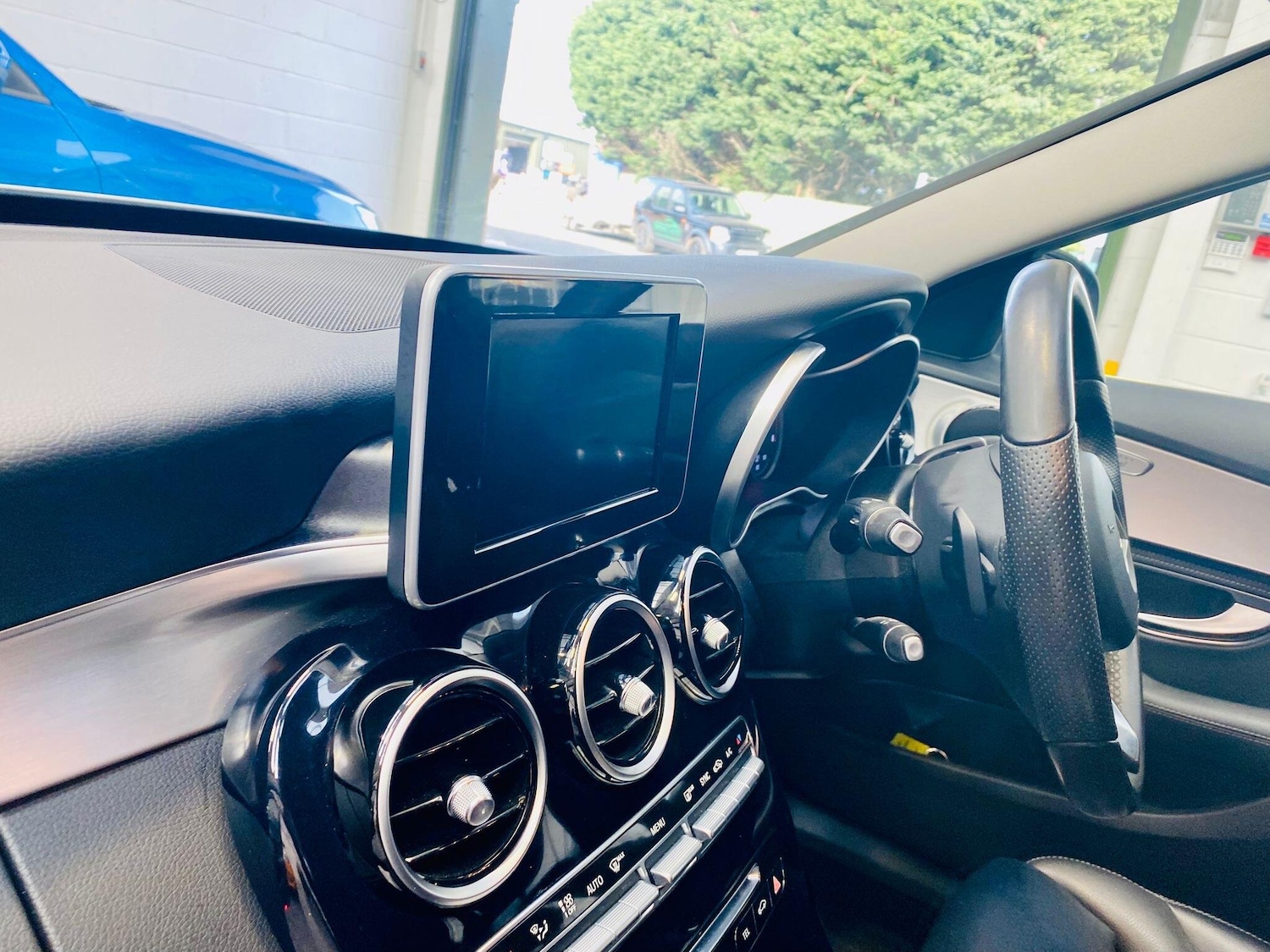 Used Mercedes-Benz C Class 2015 for sale - 77970439: Photo 32