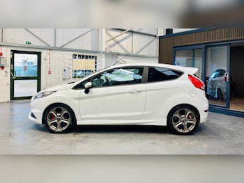 Used Ford Fiesta 2014 for sale - 76370290: Photo