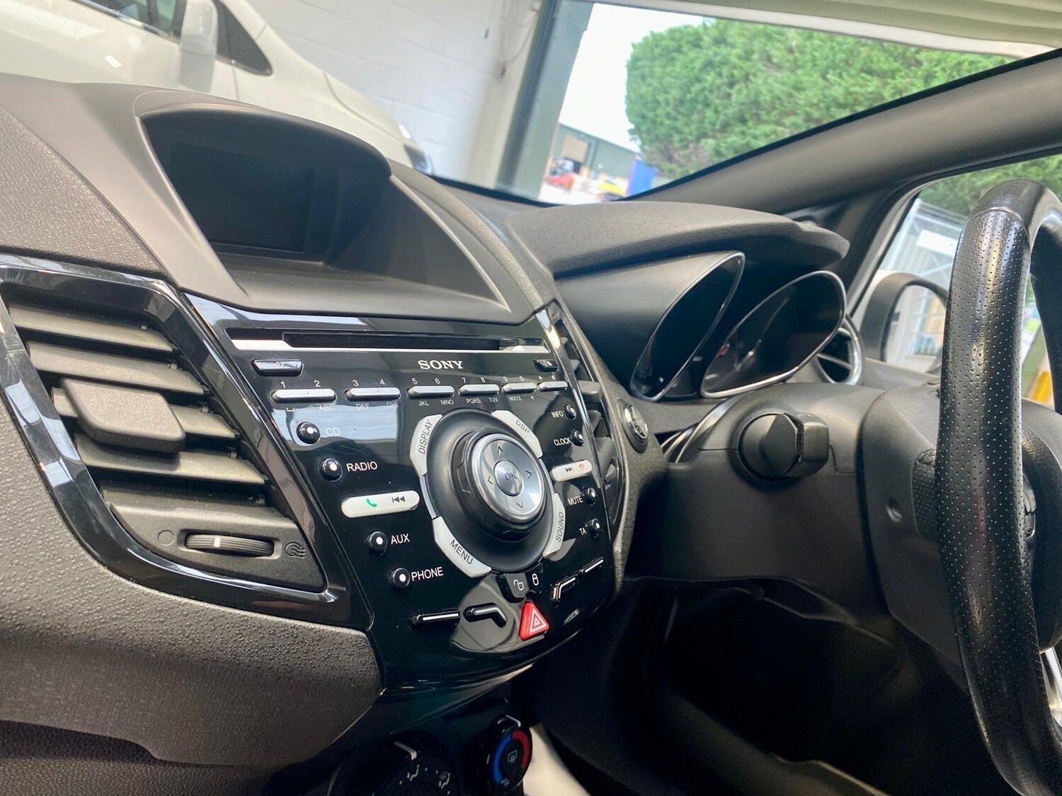 Used Ford Fiesta 2014 for sale - 76370290: Photo 31