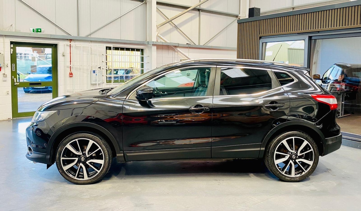 Used Nissan Qashqai 2014 for sale - 77524087: Photo 2
