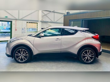 Used Toyota C-HR 2017 for sale - 78574081: Photo