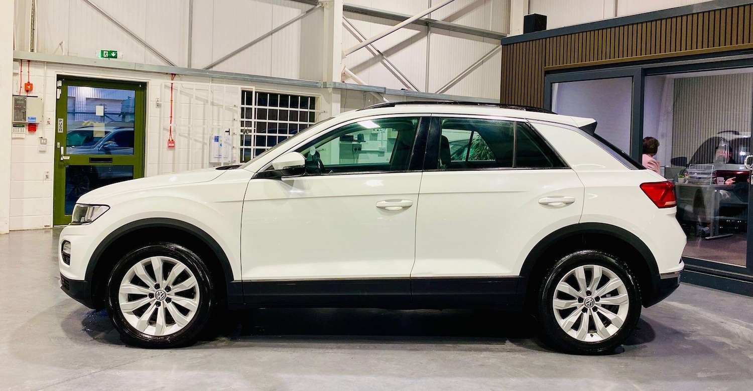 Used Volkswagen T-Roc 2018 for sale - 76899549: Photo 2