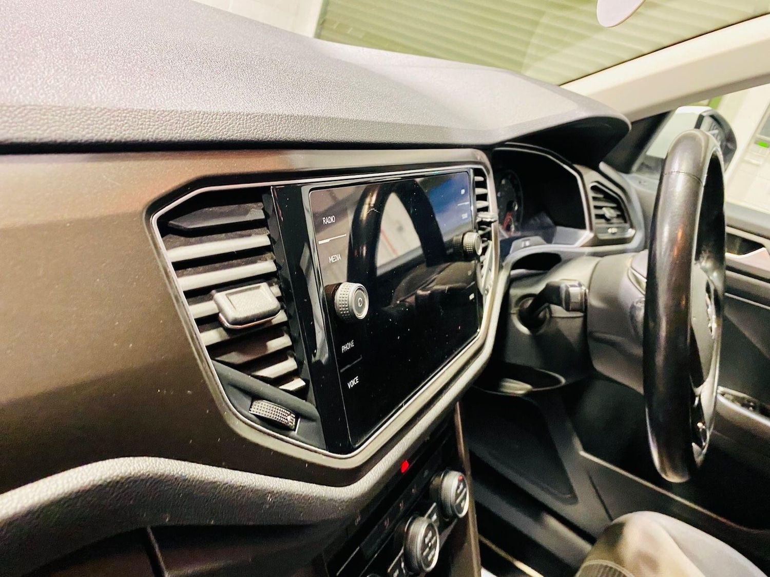 Used Volkswagen T-Roc 2018 for sale - 76899549: Photo 31