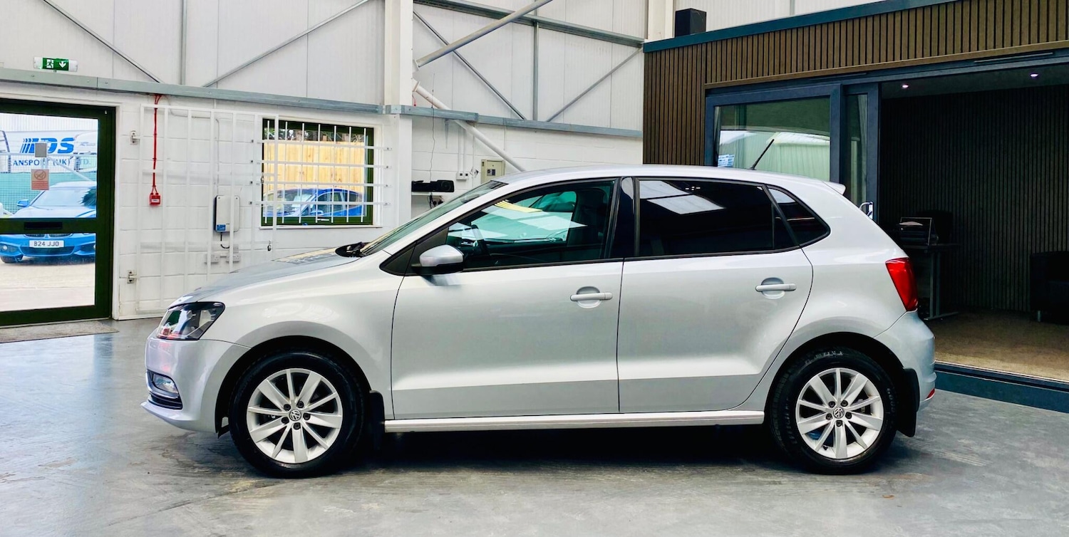 Used Volkswagen Polo 2016 for sale - 76121785: Photo 2