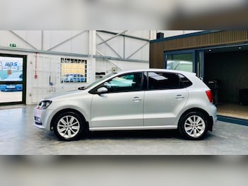 Used Volkswagen Polo 2016 for sale - 76121785: Photo 2