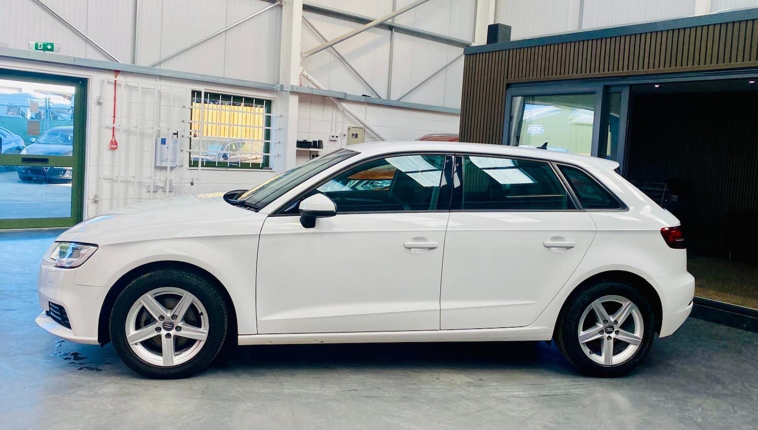 Used Audi A3 for sale - 77754184: Photo 2